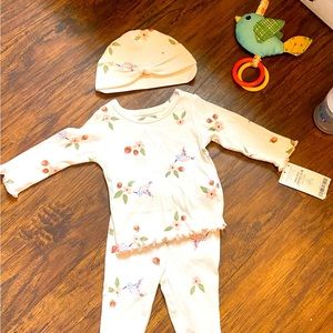 New 3 piece newborn outfit! 💗